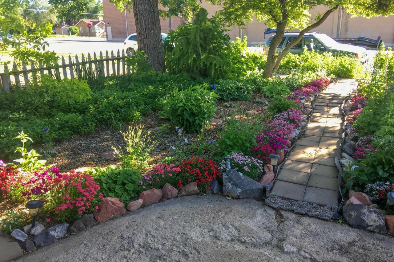 Cozy And Vintage Cedar City Apartment With Fire Pit! מראה חיצוני תמונה